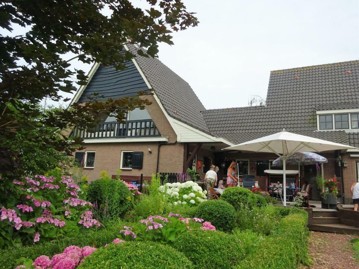 Guesthouse De Haal Oostzaan Exterior photo